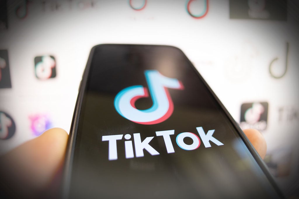 Arkansas joins list of states to ban TikTok on state-owned devices -  Fayetteville Flyer