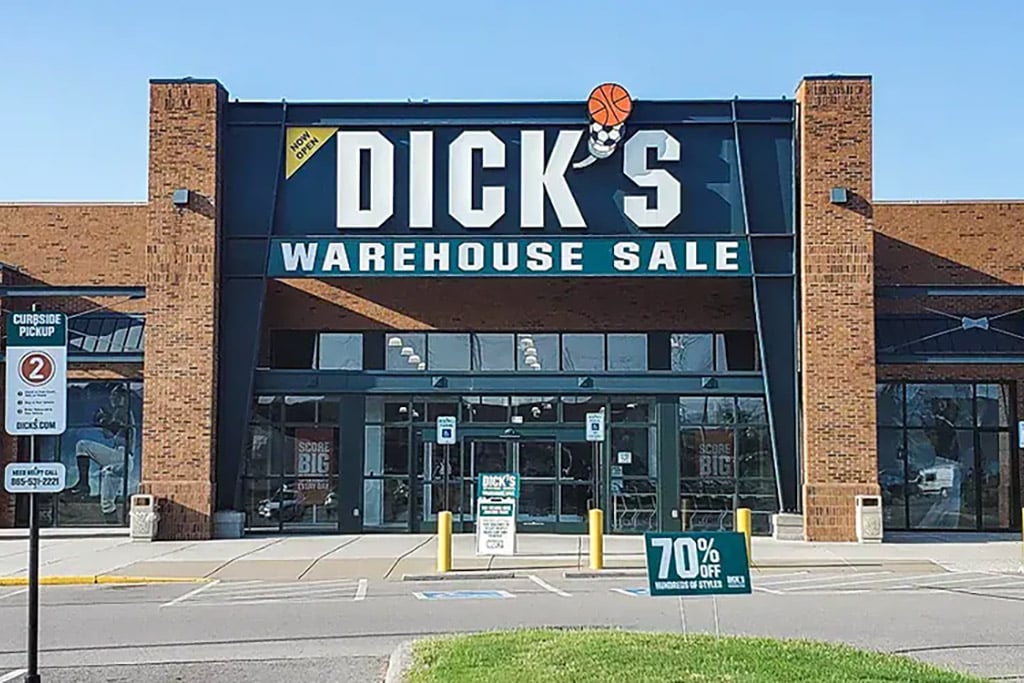 Dick’s Sporting Goods to open outlet location in Fayetteville