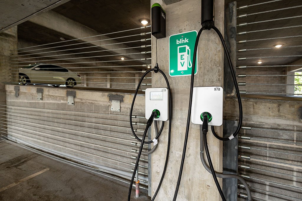 Fayetteville installs new EV charging station near Dickson Street